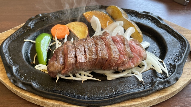 【ステーキが美味しい】人気チェーン店ランキングTOP10！