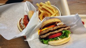 【モスバーガー】人気メニューランキングTOP10！人気No.1は？